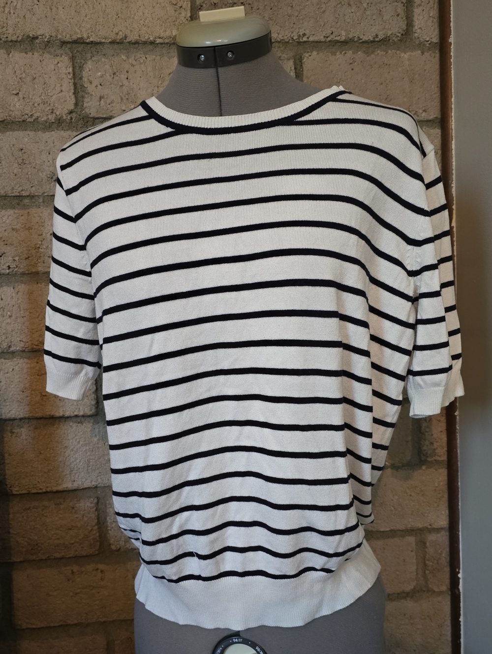 Striped Short Sleeve Knit Top - White/Black